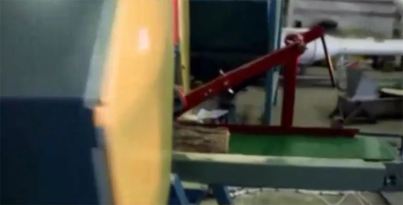 Видео работы возвратного конвейер к ленточно-делительным станкам